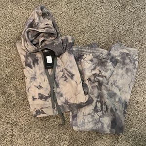 Cropped Tie dye jogger set